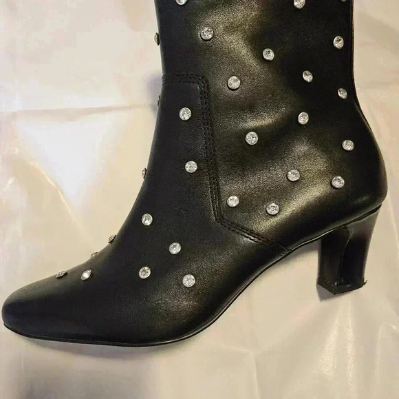 Gianni Bini Black Leather Rhinestone Boots Size 6.5 - Picture 2 of 5